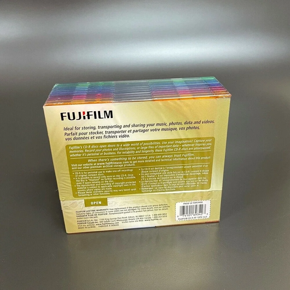 Fujifilm CD-R 10 Discs 80 minutes 700 MB 1x to 40x Color CDs with Cases